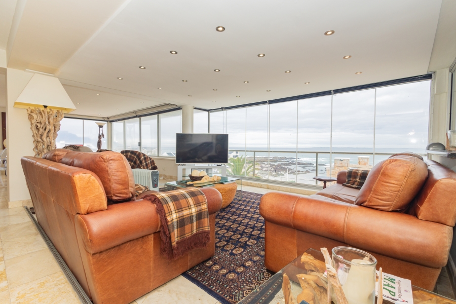 6 Bedroom Property for Sale in Bloubergstrand Western Cape